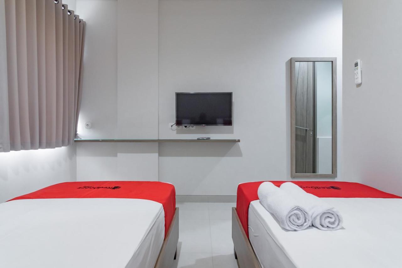 Reddoorz Plus @ Cirebon City Center מראה חיצוני תמונה