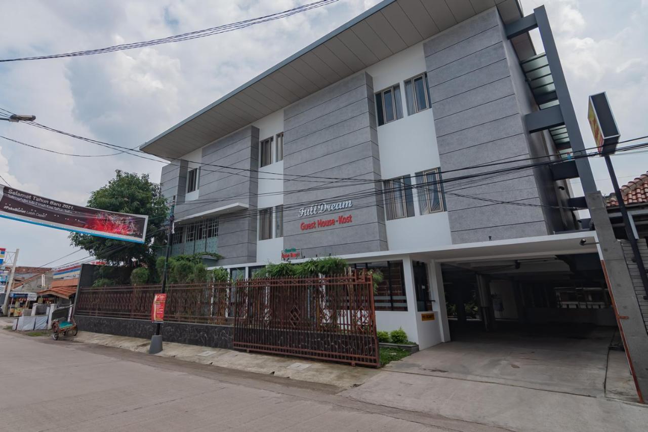 Reddoorz Plus @ Cirebon City Center מראה חיצוני תמונה