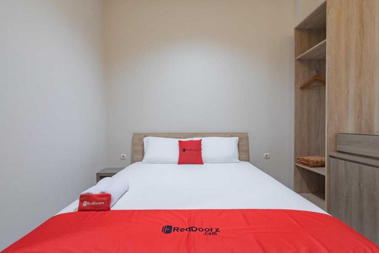Reddoorz Plus @ Cirebon City Center מראה חיצוני תמונה