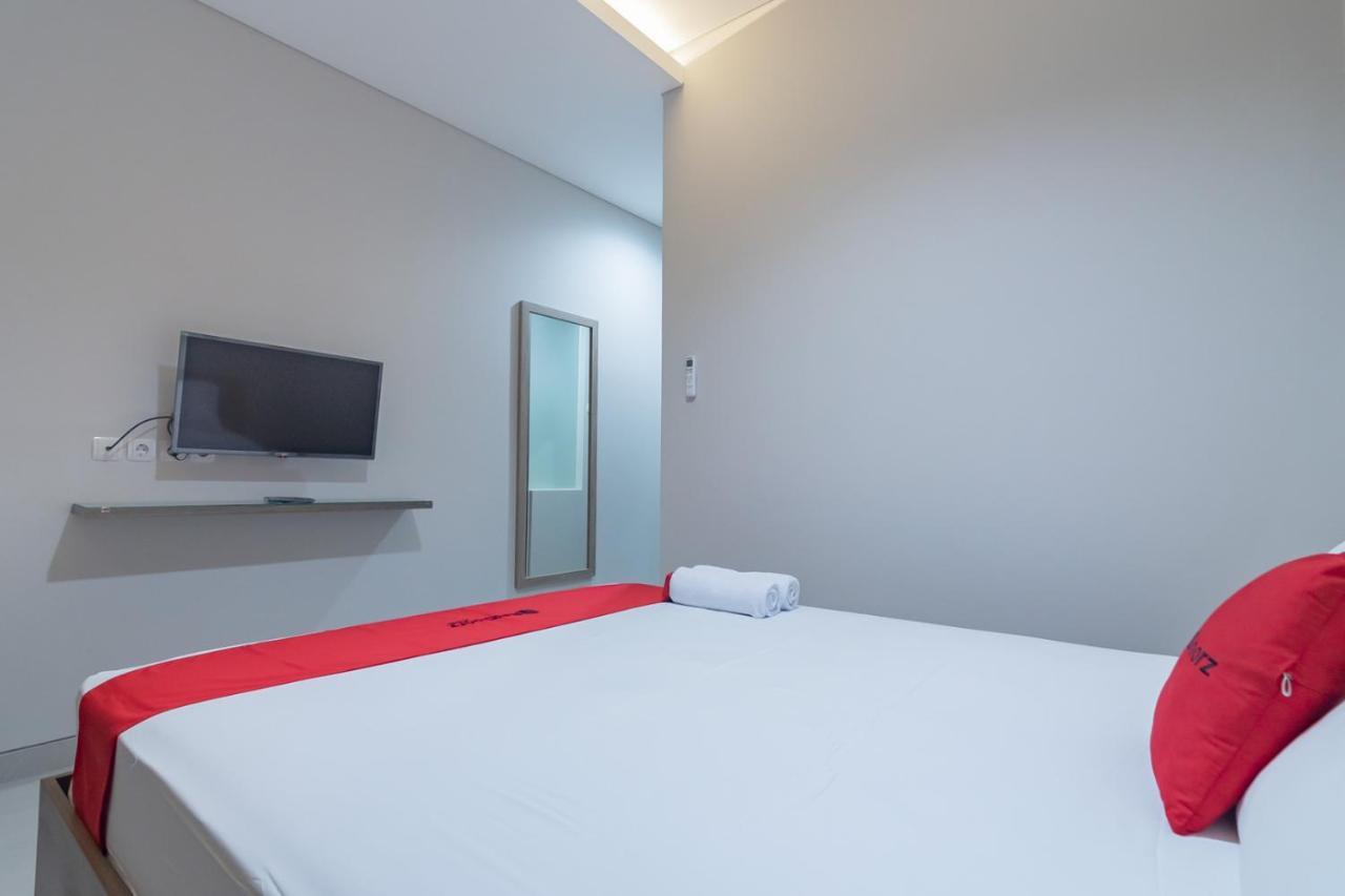 Reddoorz Plus @ Cirebon City Center מראה חיצוני תמונה