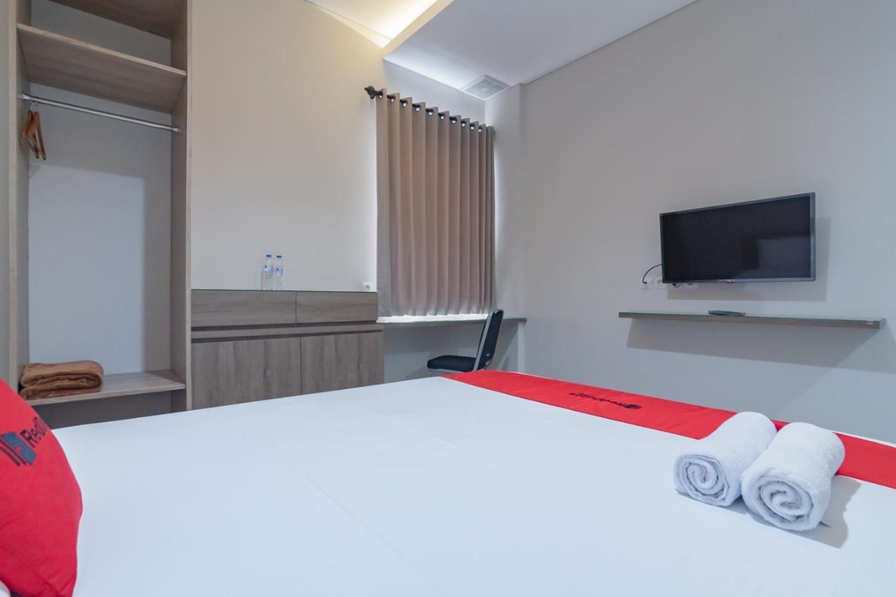 Reddoorz Plus @ Cirebon City Center מראה חיצוני תמונה