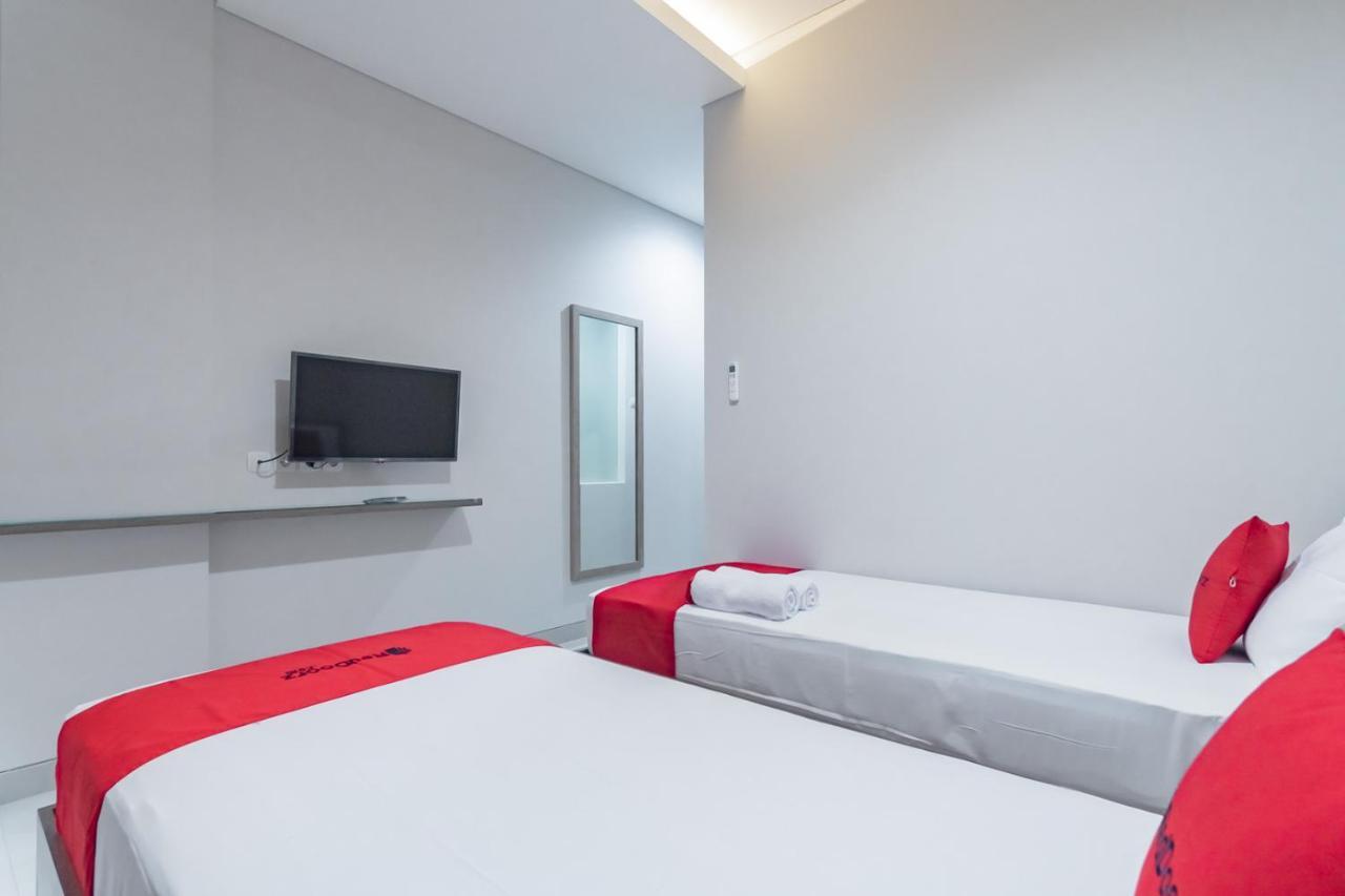 Reddoorz Plus @ Cirebon City Center מראה חיצוני תמונה